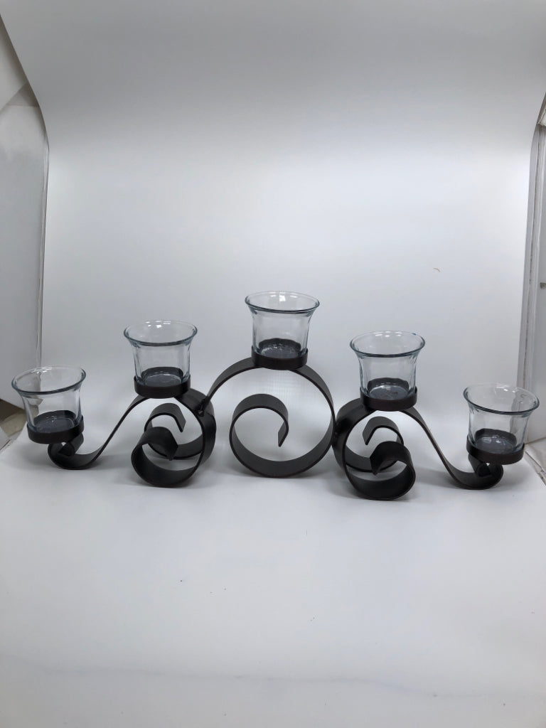 METAL SCROLL VOTIVE CANDLE HOLDER W/5 GLASS VOTIVE CUPS.
