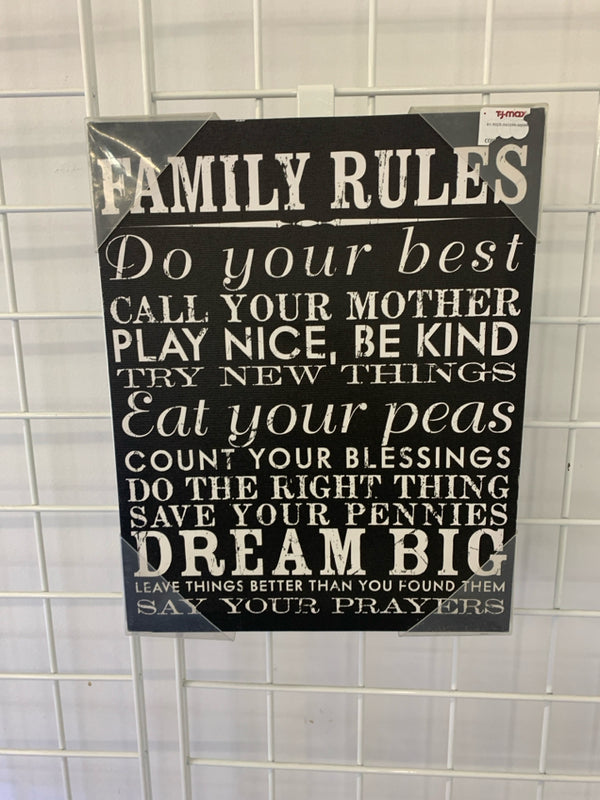 FAMILY RULES BLACK AND WHITE WALL CANVAS.