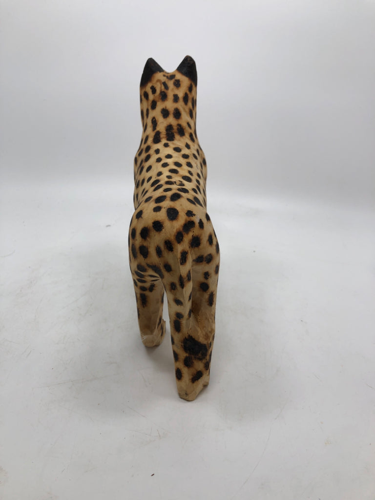 WOODEN CARVED CHEETAH.