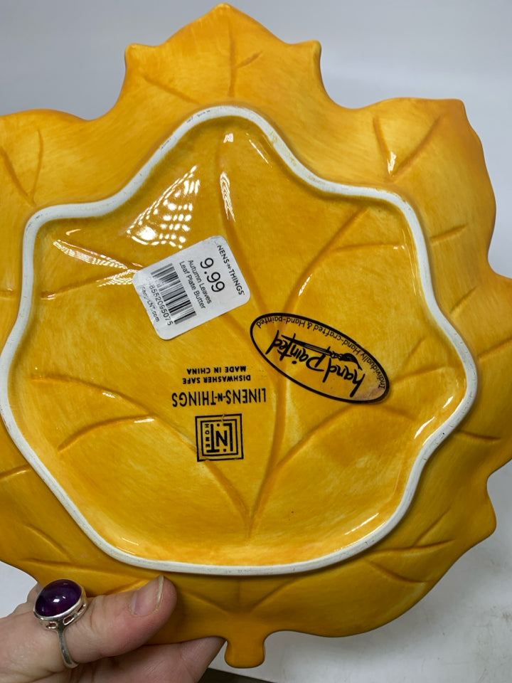 YELLOW MAPLE LEAF PLATE.
