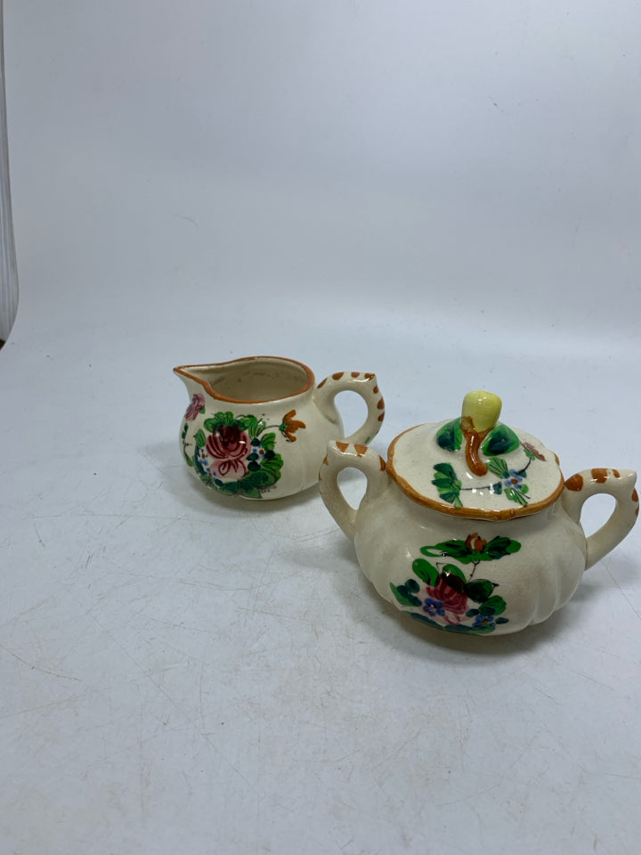 VTG FLORAL CREAM & COVERED SUGAR.