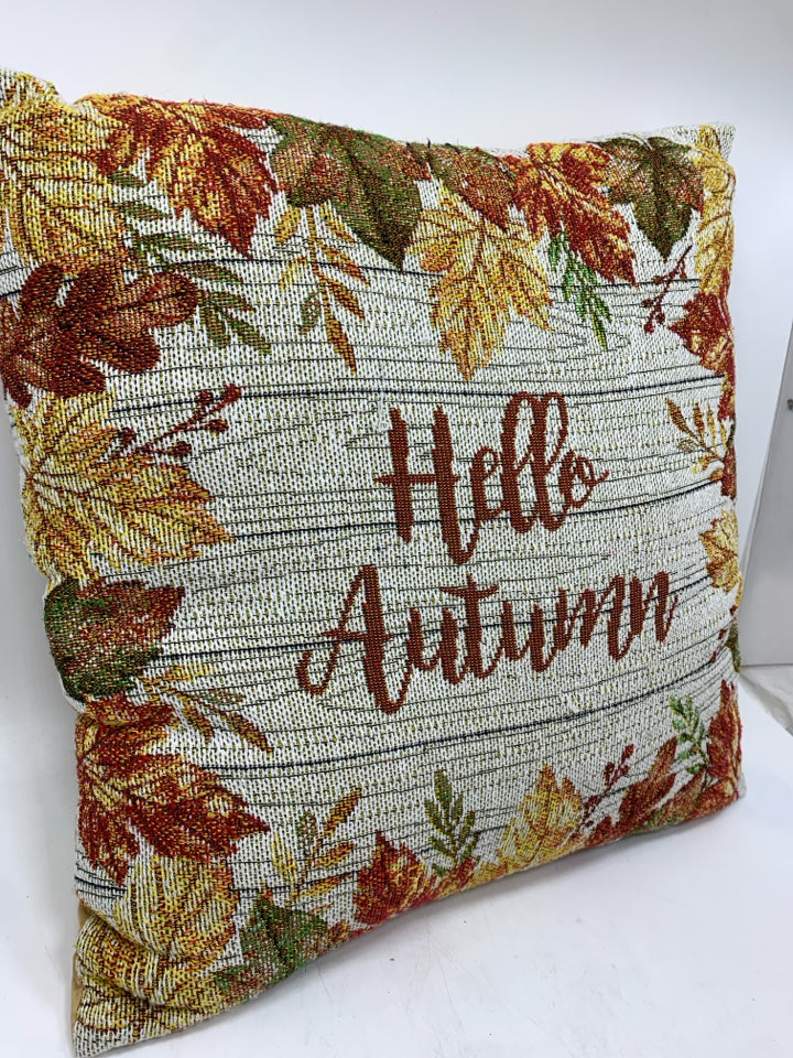 HELLO AUTUMN ACCENT PILLOW.