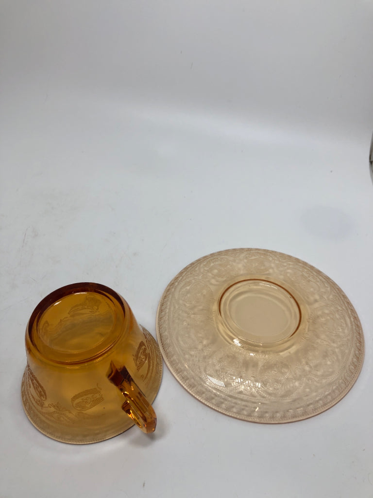 8PC VTG AMBER CUPS & SAUCERS.