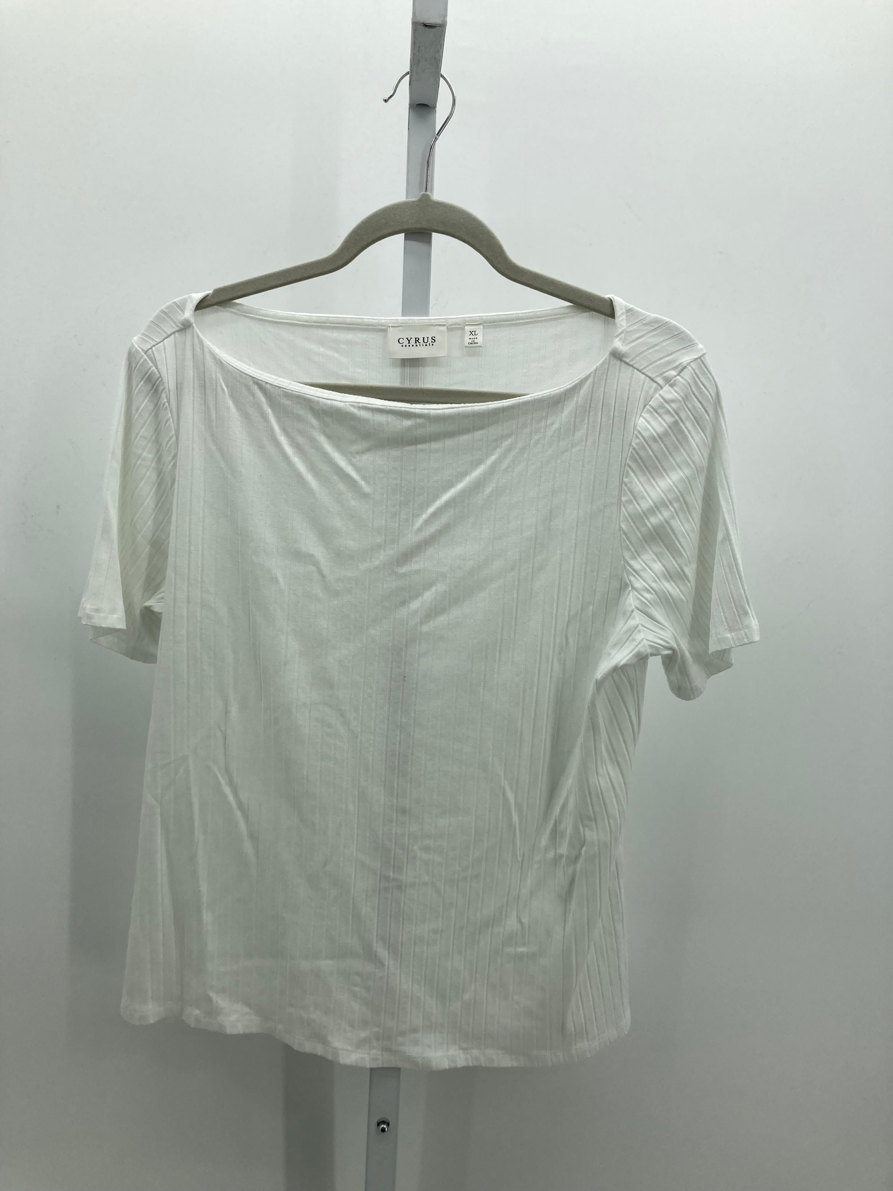 cyrus Size Extra Large Misses Short Sleeve Shirt