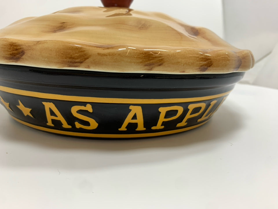 AMERICAN PIE COVERED PIE DISH.