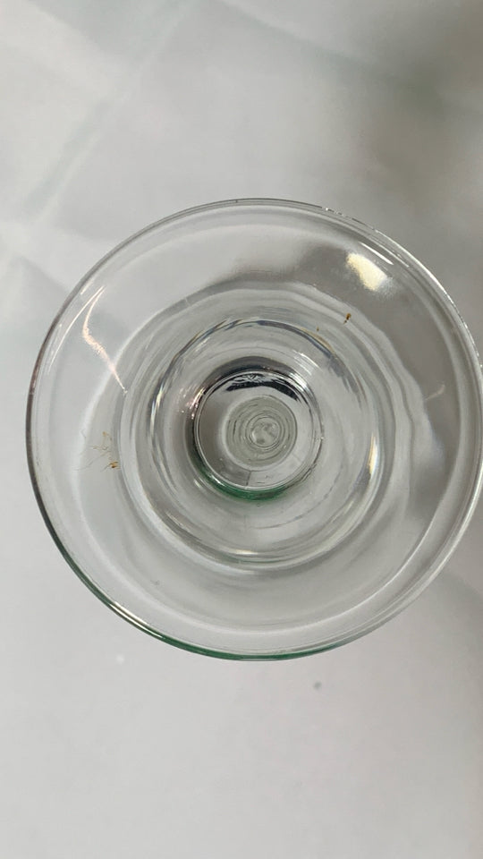 2 FLORAL ETCHED CHAMPAGNE FLUTES.