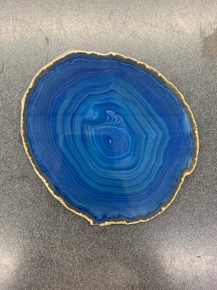 BLUE GEODE DESK DECOR.