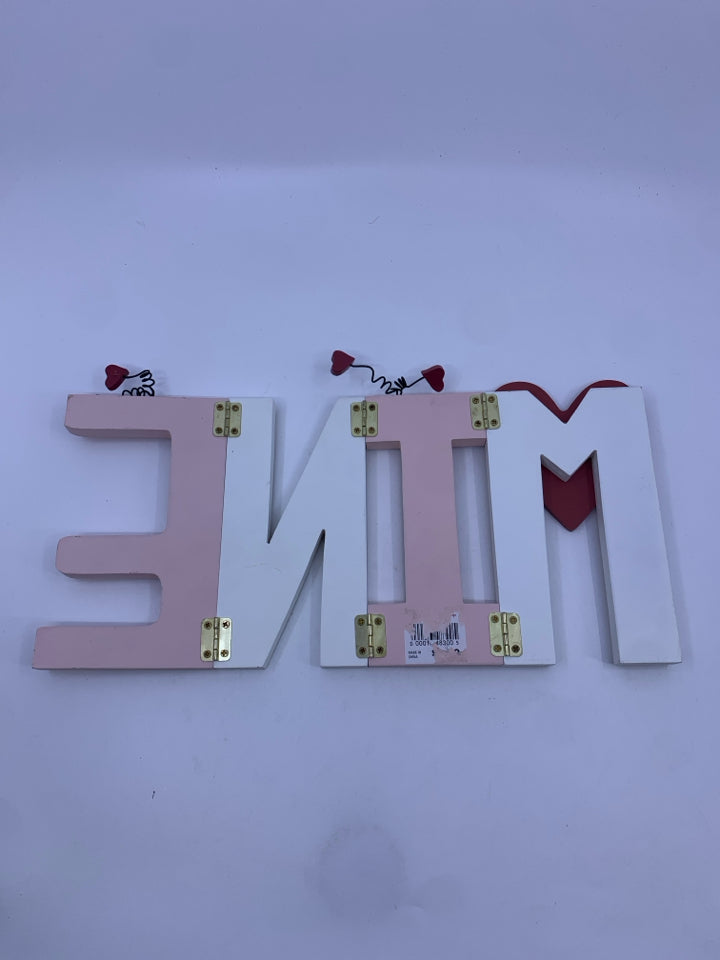 VALENTINES BE MINE WOOD POSABLE SIGN.