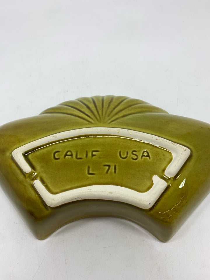 MUSTARD YELLOW SCALLOPED SERVING DISH/TRINKET.