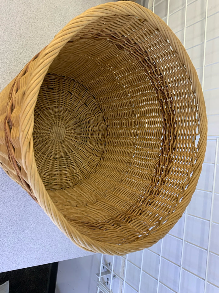 WICKER CYLINDER LAUNDRY BASKET.