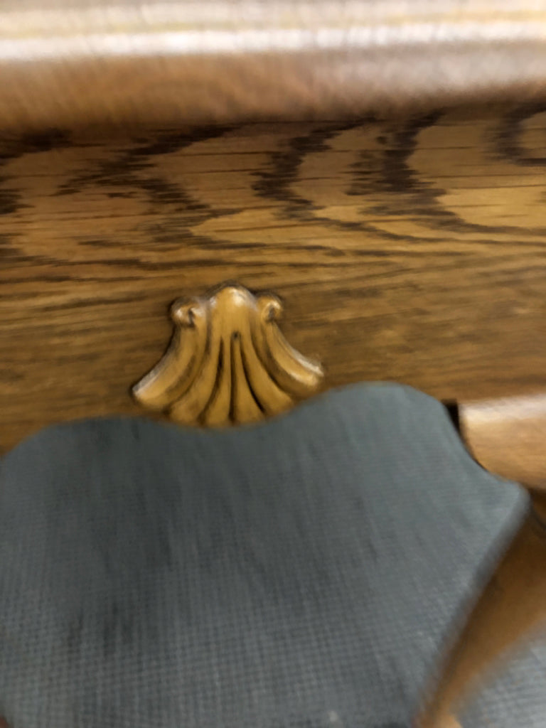 VTG OAK DROP-LEAF END TABLE.