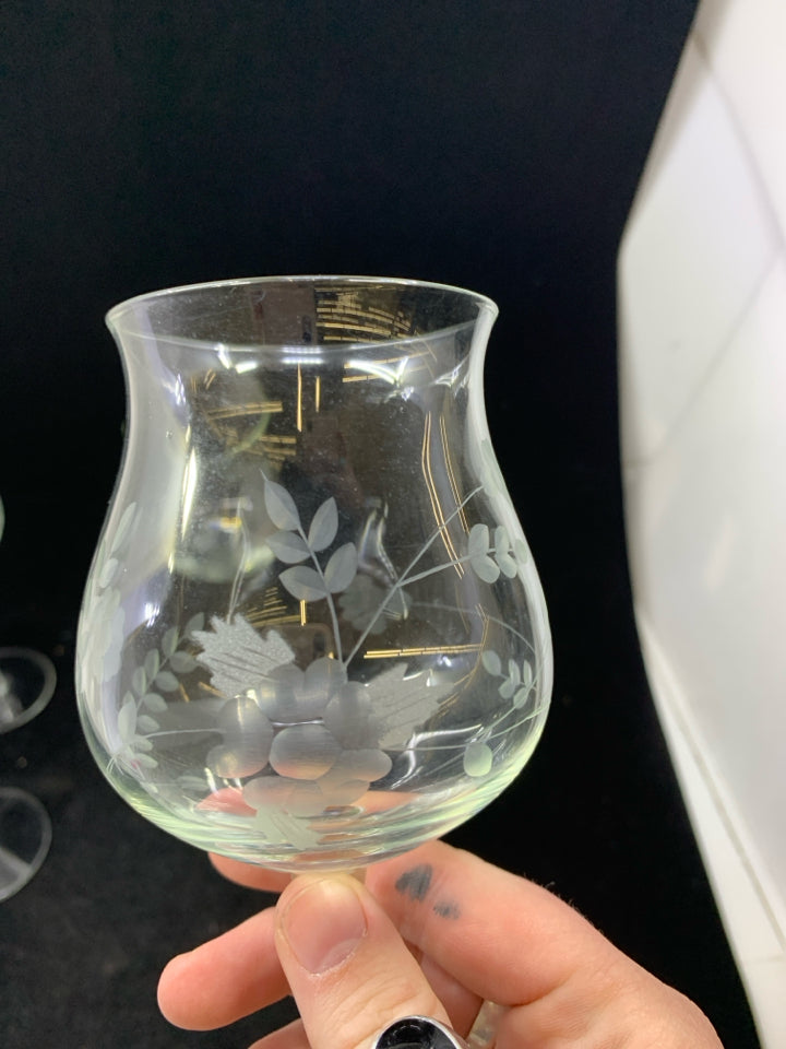 4 FLORAL ETCHED CLEAR GLASSES.