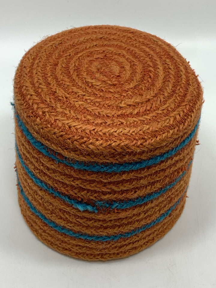 SMALL ROUND FABRIC BROWN AND BLUE LINES BASKET.