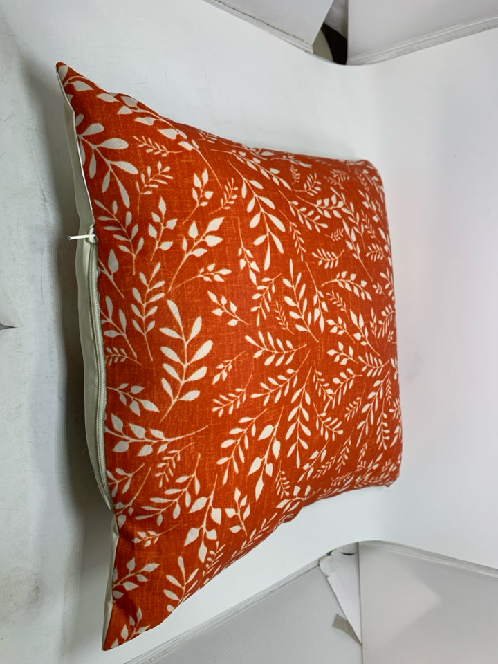 HAPPY FALL Y'ALL PILLOW.