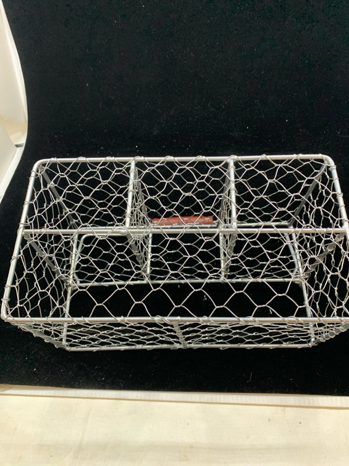 4 SECTION WIRE BASKET W/WOOD HANDLE.