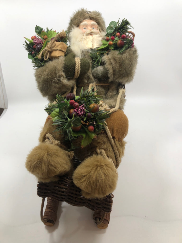 SANTA IN SLEIGH DECOR.