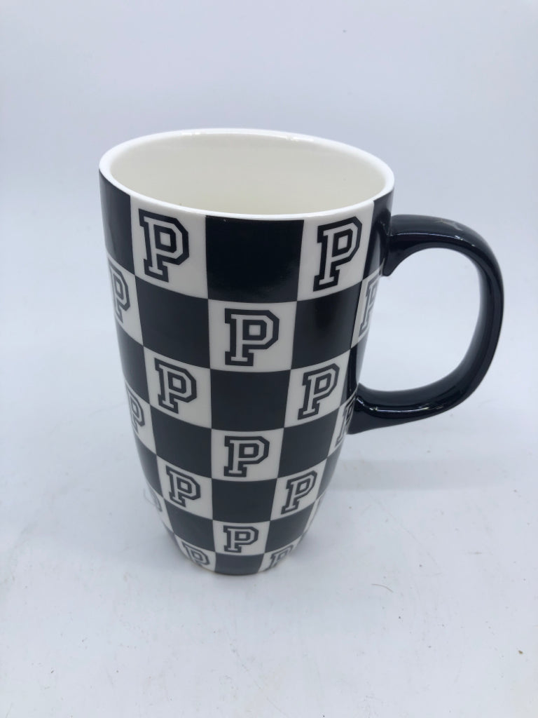 BLACK/WHITE CHECKERED PINK MUG.