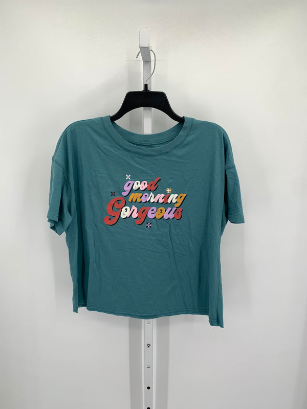 Size Medium Misses Short Sleeve Shirt