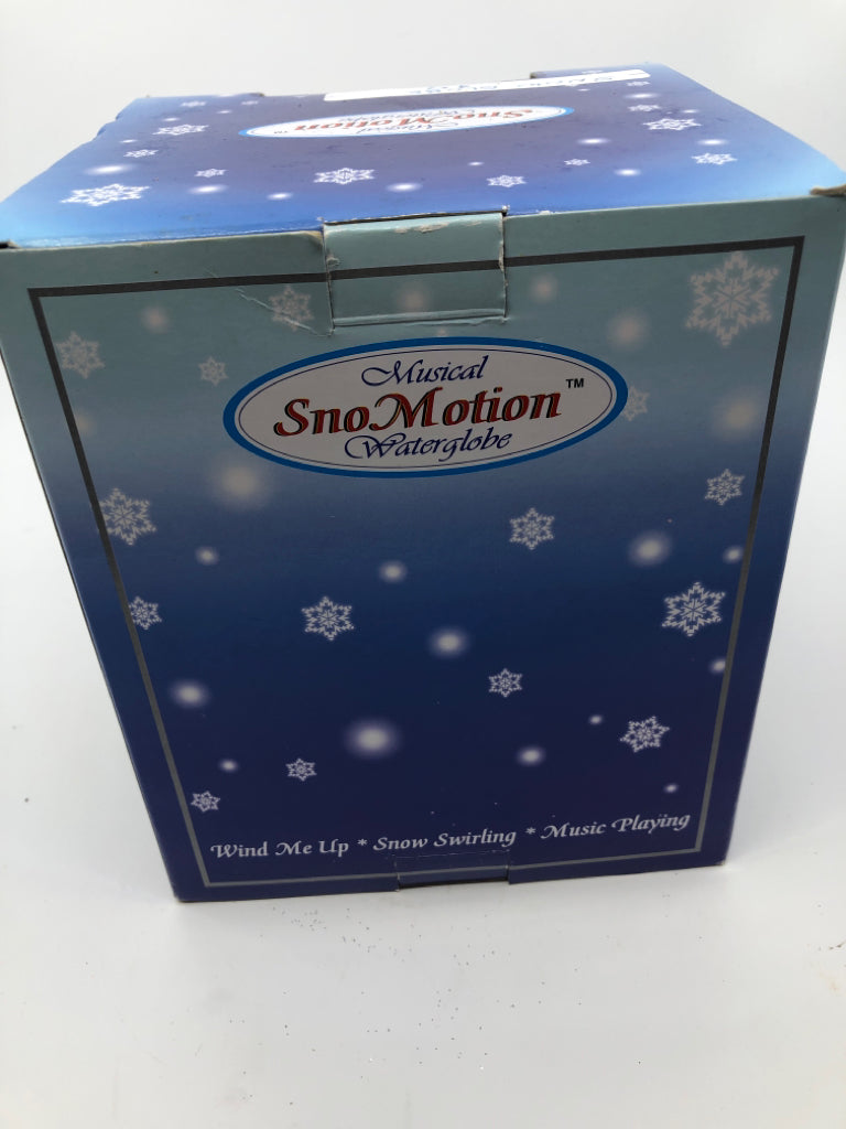 NIB SNOWMOTION SANTA SNOW GLOBE.