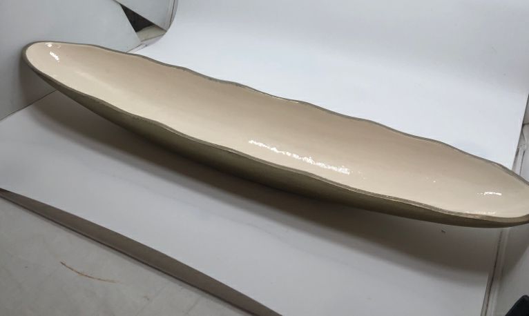 OBLONG GOLD & CREAM CENTERPIECE.
