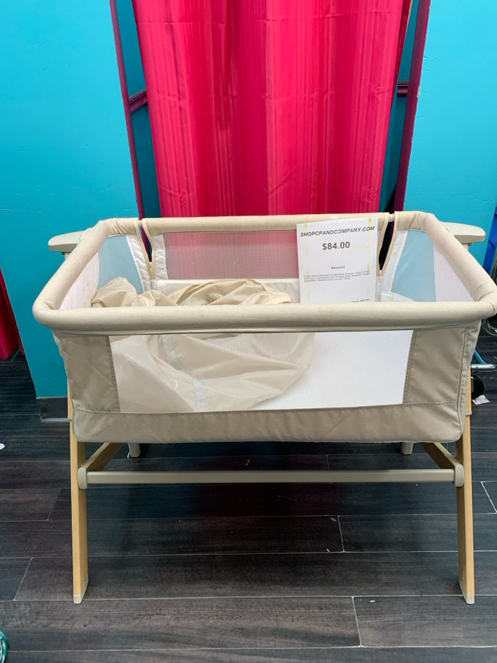 Evolur Stellar Bassinet and Bedside Sleeper, Easy to Fold and Carry, Lightweight
