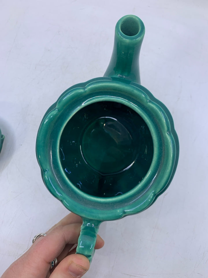VTG POTTERY GREEN TURQUOISE.