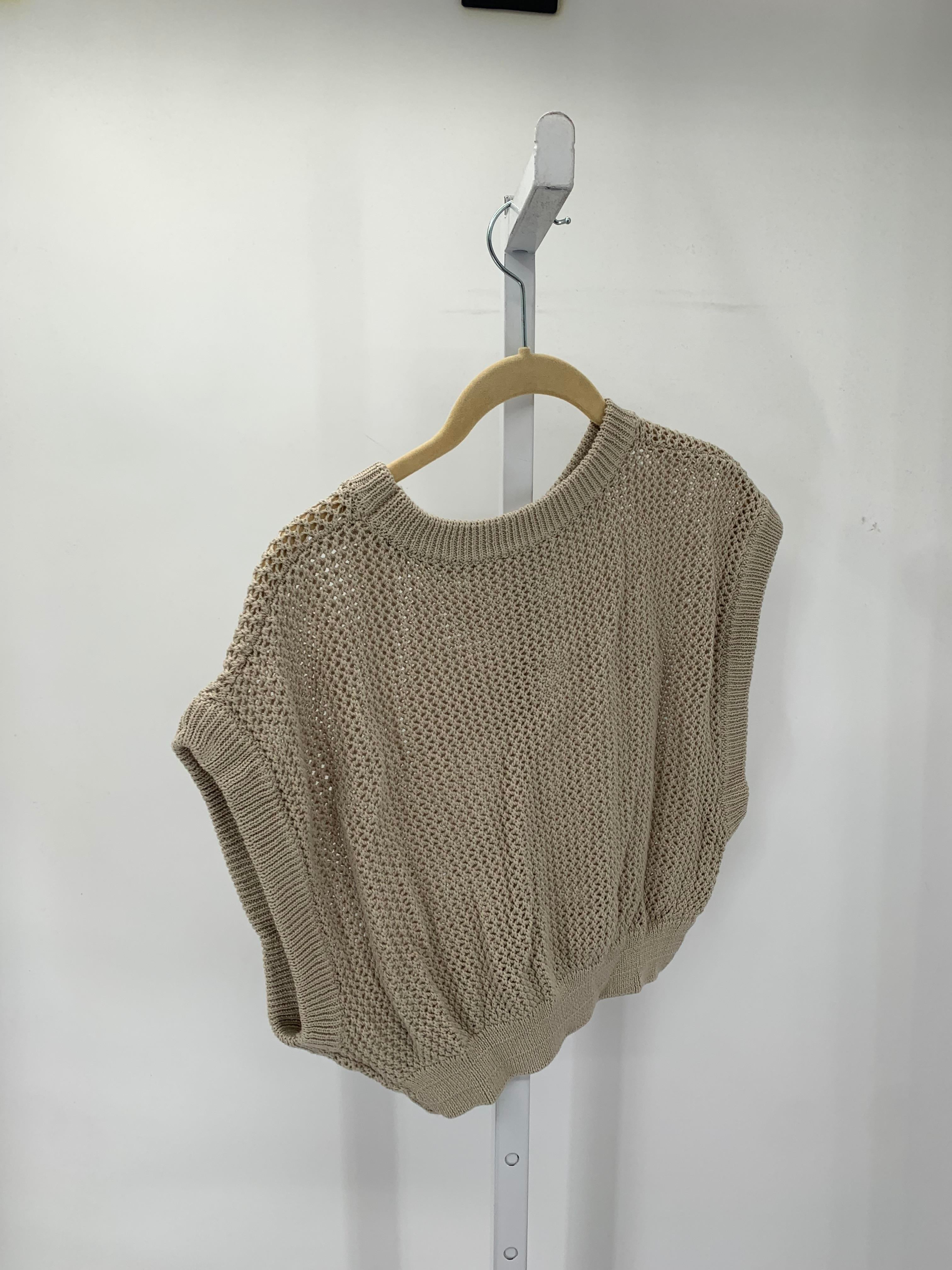 Size Small Juniors Short Sleeve Sweater