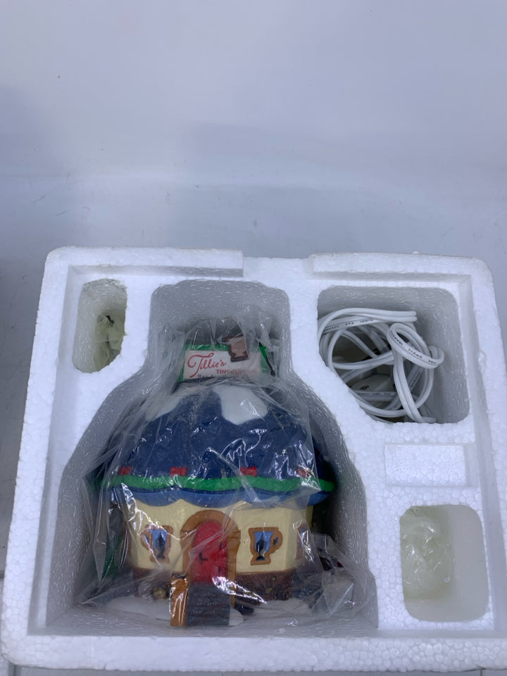 TILLIE'S TINY CUP CAFE- NORTH POLE- DEPT 56.