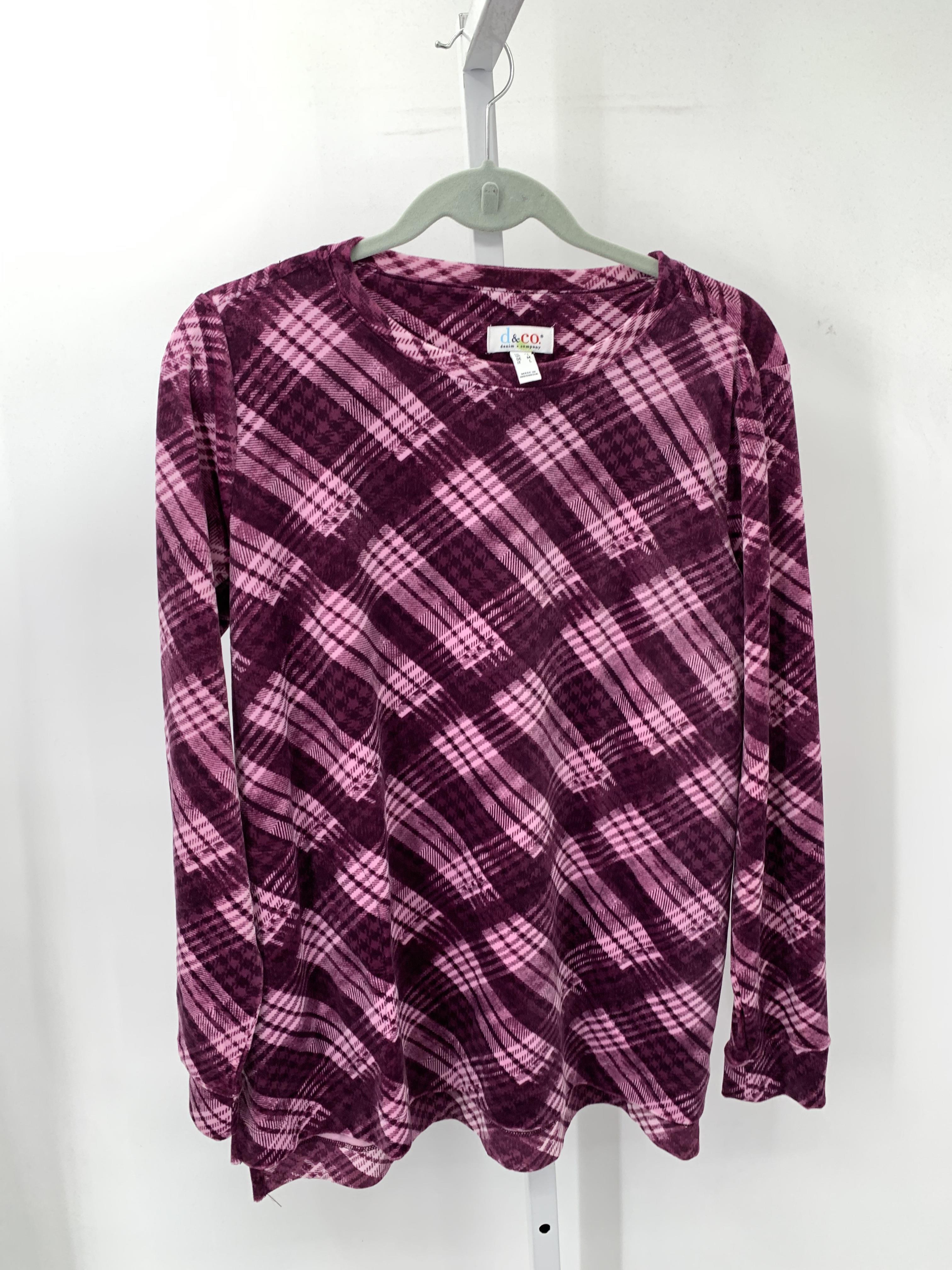 d & co. Size Medium Misses Long Sleeve Shirt