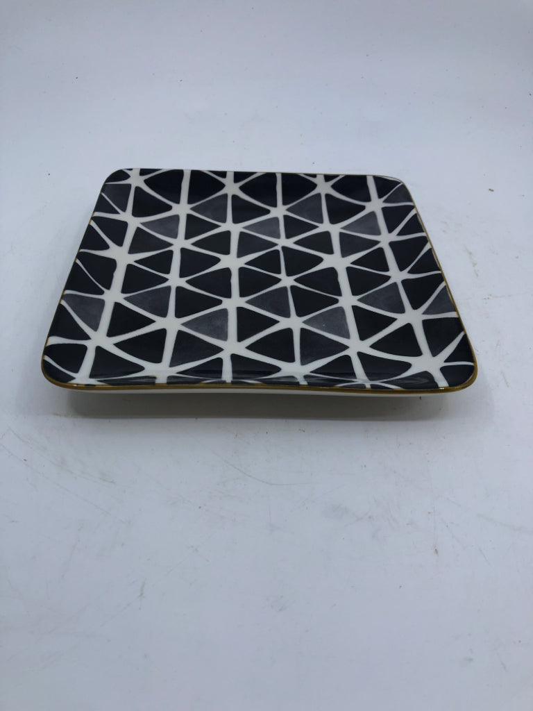 6 SQUARE ASSORTED B/W PATTERN APPETIZER PLATES W/ DARK YELLOW EDGE.