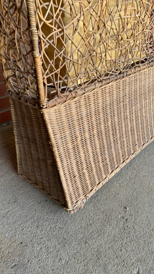 LG STANDING NOODLE RATTAN FLOOR LAMP.