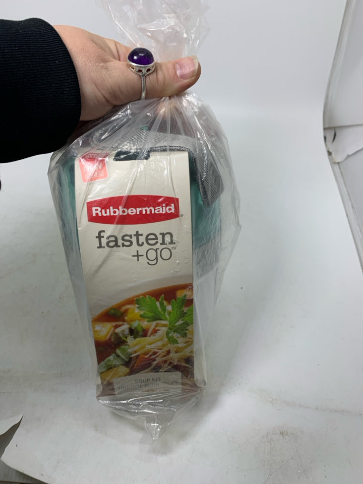 NIP TRAVEL SOUP KIT.