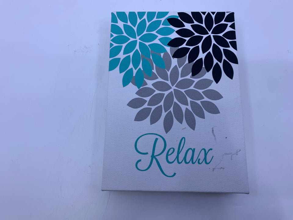 WHITE FLORAL RELAX CANVAS WALL ART.