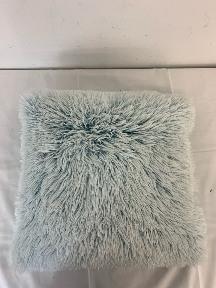 TEAL FAUX FUR PILLOW.