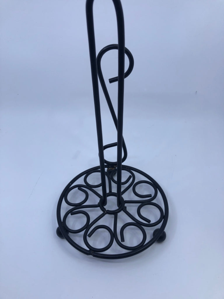 BLACK SCROLL STYLE PAPER TOWEL HOLDER.