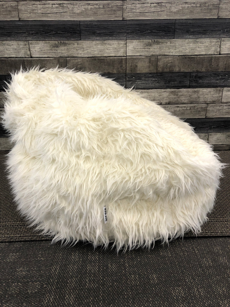 WHITE FUZZY BIG JOE BEAN BAG CHAIR.