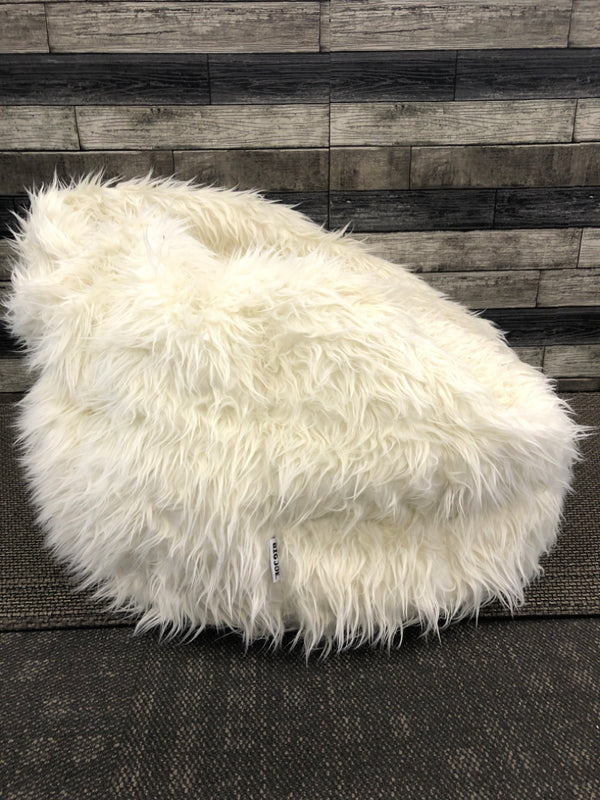 WHITE FUZZY BIG JOE BEAN BAG CHAIR.