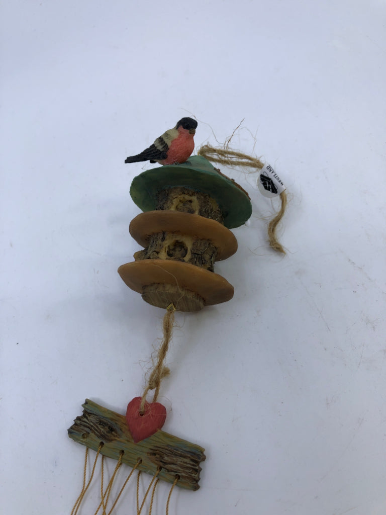 NIB SMALL RESIN BIRD WINDCHIME.