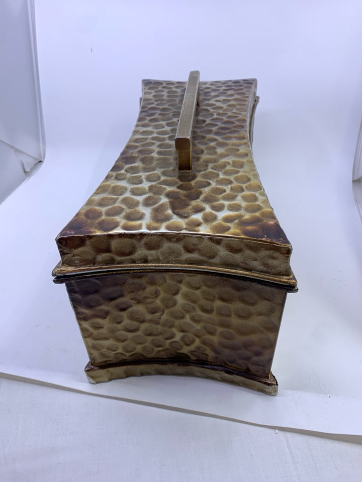 RECTANGLE GOLD HAMMERED CONTAINER WITH LID.