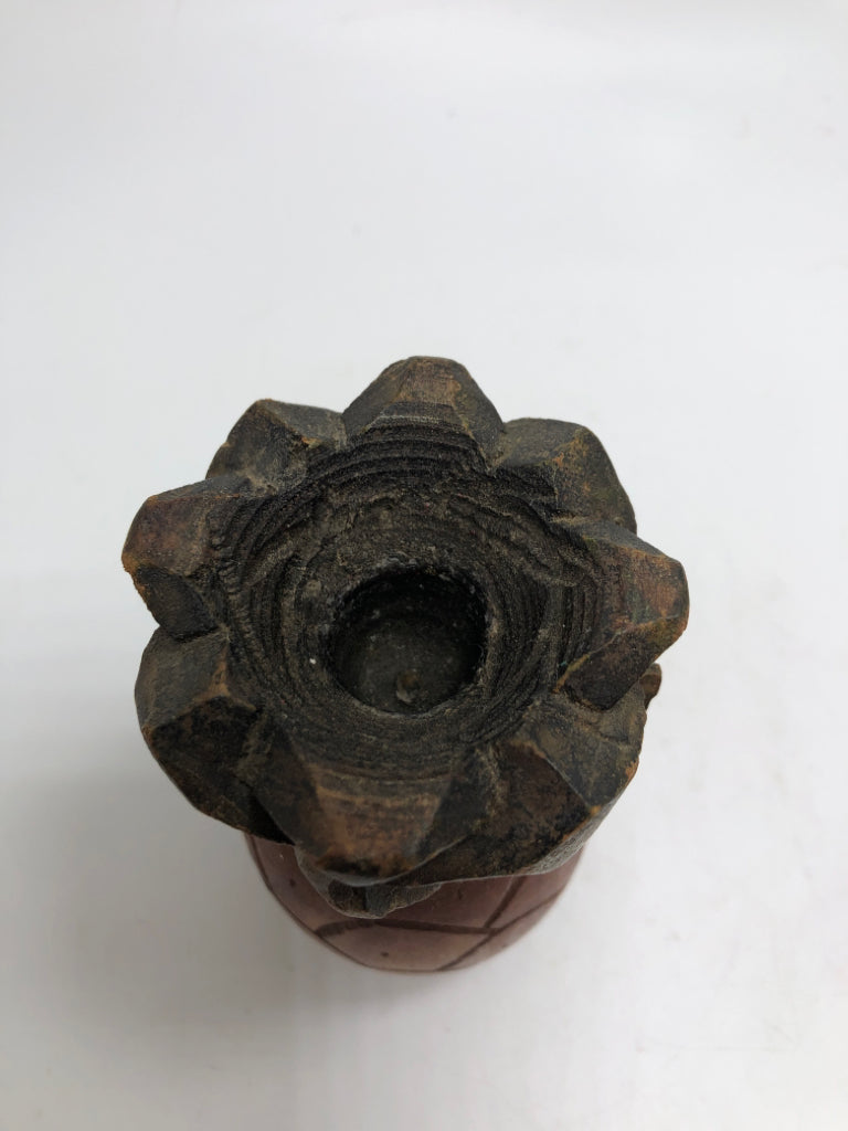 SM HAND-CARVED WOODEN PINEAPPLE CANDLE HOLDER.