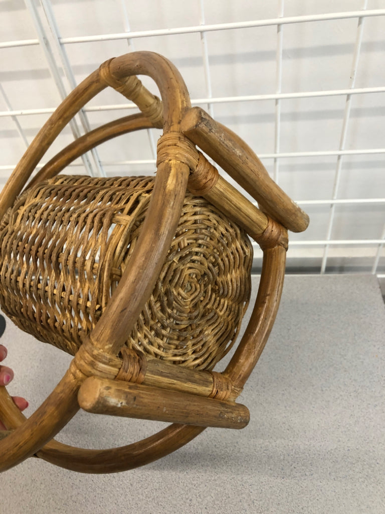 CIRCULAR HOOP RATTAN PLANTER.