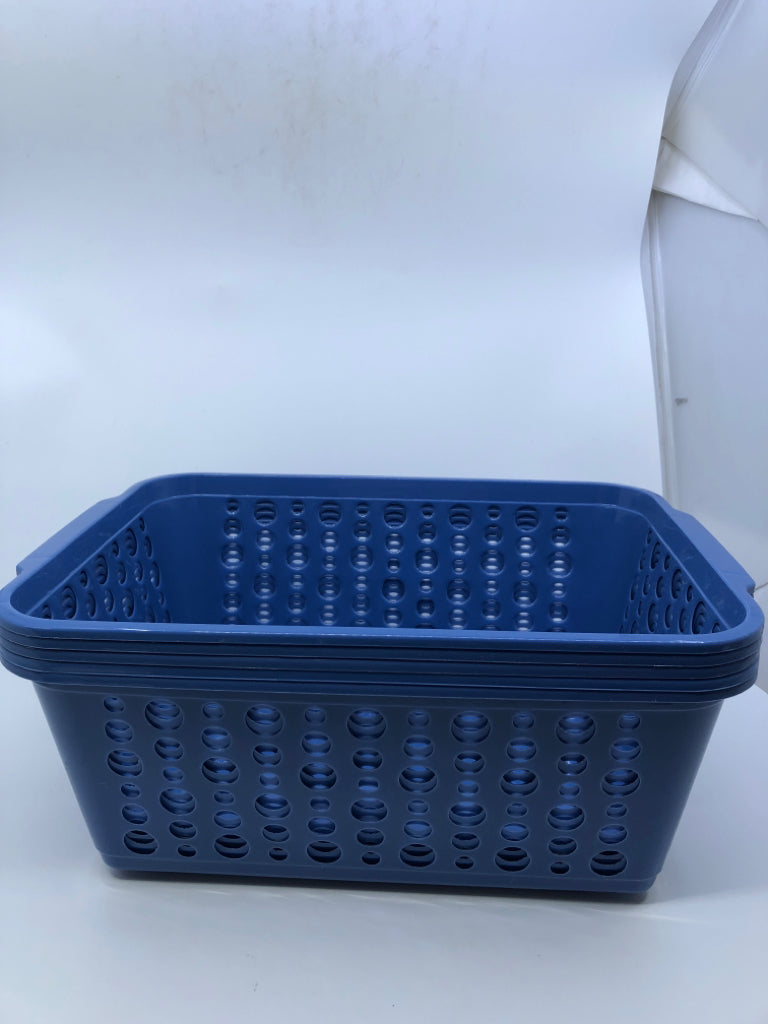 5 LIGHT BLUE PLASTIC RECTANGLE BASKETS.