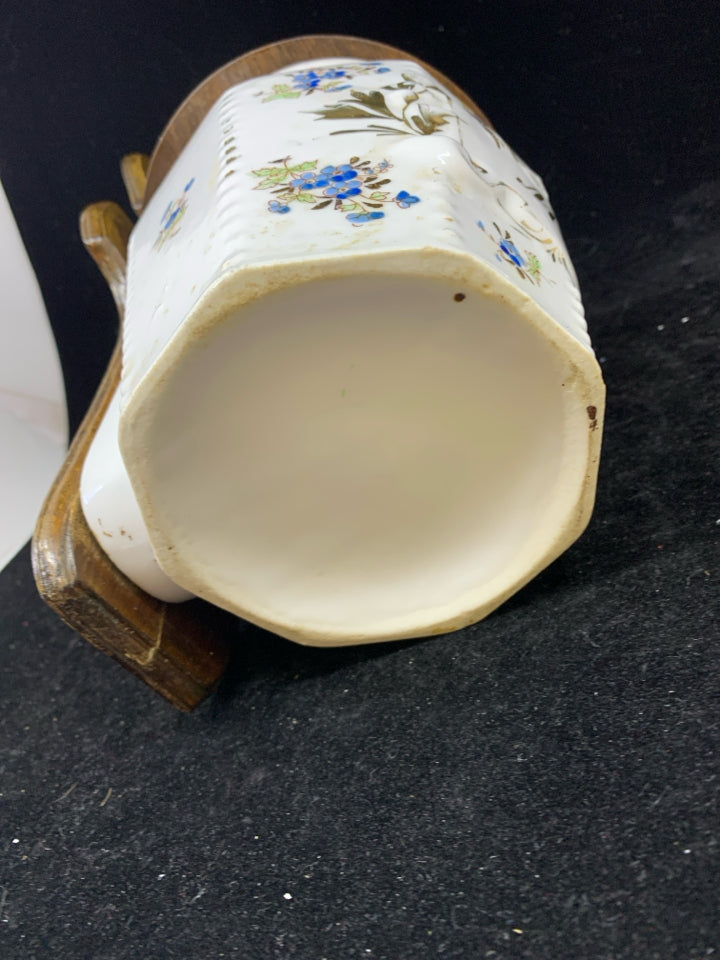 VTG WHITE MEHL (FLOUR) DARK WOOD WALL HANGING.