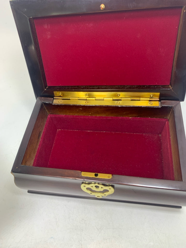 VTG WOOD JEWELRY BOX W/ GOLD HARDWARE LOCK/KEY- MINOR WEAR.
