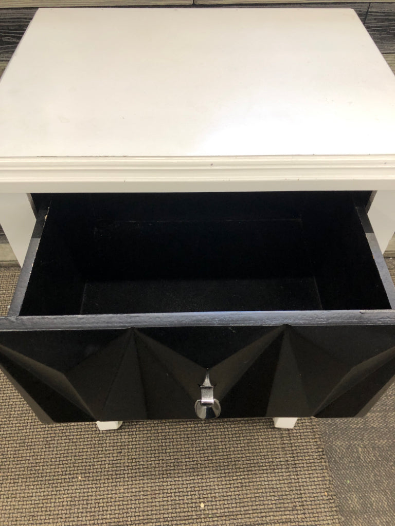 WHITE WOOD NIGHT STAND W/3 BLACK DRAWERS.