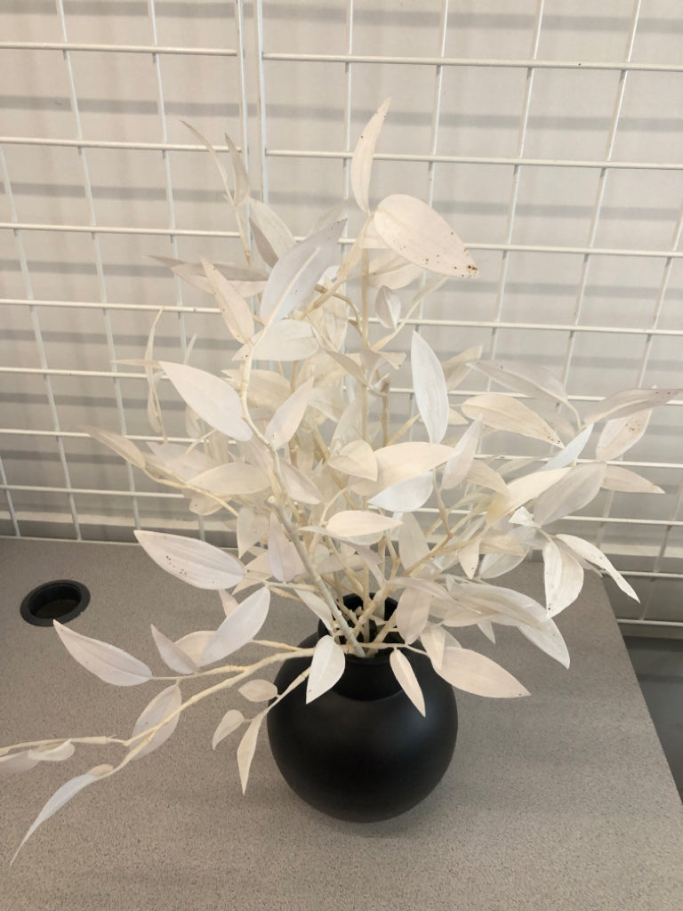 FAUX WHITE PLANT W/ROUND BLACK POT.