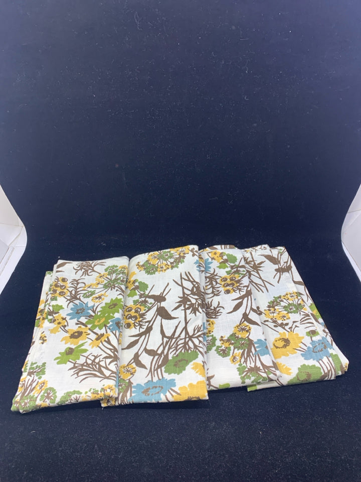 4 GREEN,BLUE,YELLOW FLOWER PATTERN NAPKINS