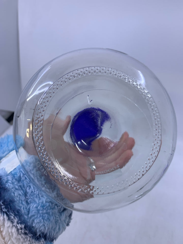 GLASS BEAKER W/ BLUE LID.