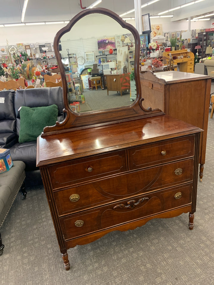 VTG DARK WOOD 4 DRAWEr WITH ATTACHED MIRROR DRESSER.