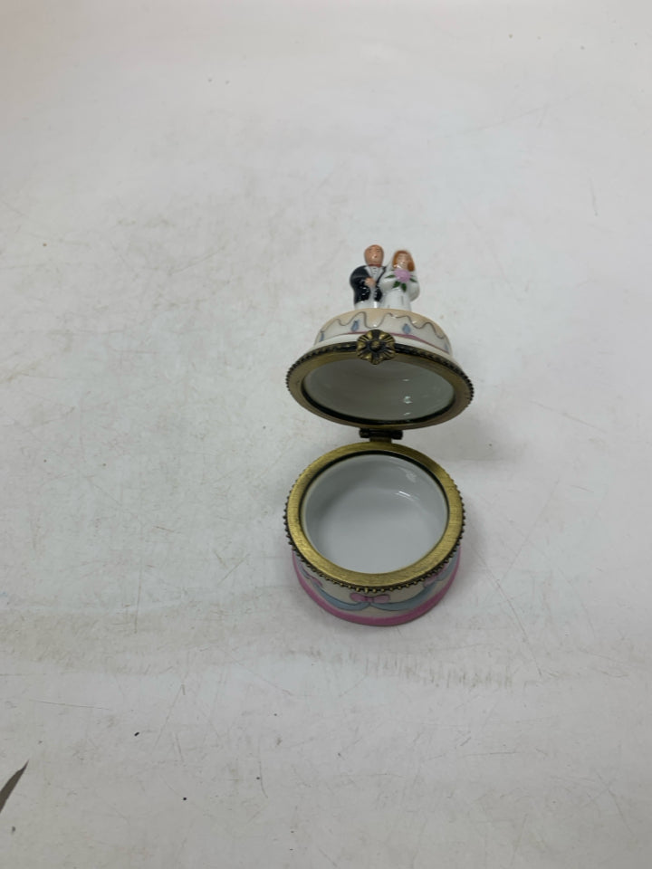 WEDDING CAKE SMALL TRINKET BOX.